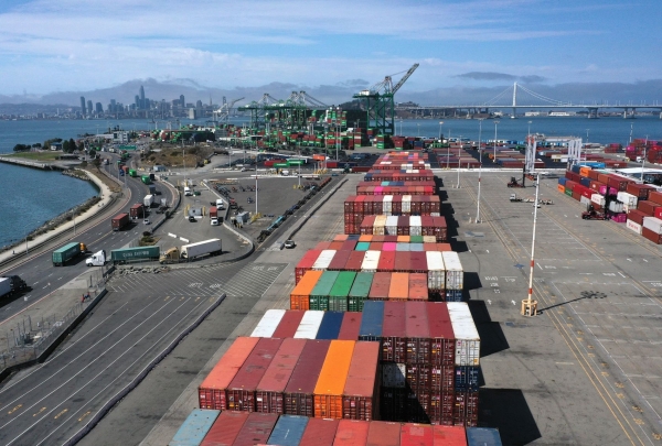 Oakland Port Seeks to Recover Lost Shipping Services